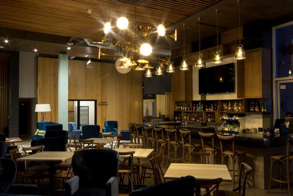 Tryp By Wyndham San Luis Potosi Hotel & Suites المطعم الصورة
